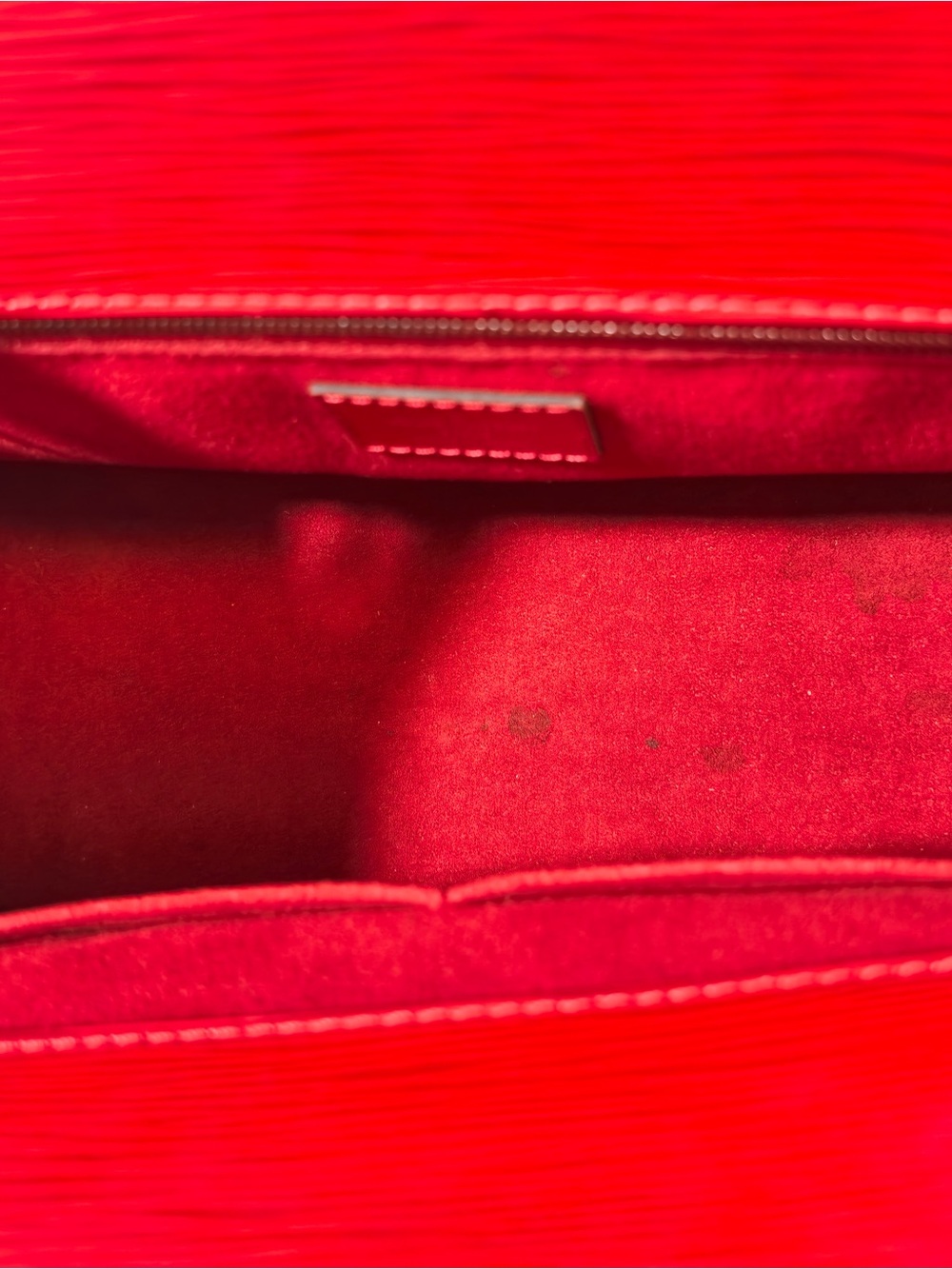 Pre-Owned Louis Vuitton Marly BB Red Epi Leather Handbag - Picture 4 of 7